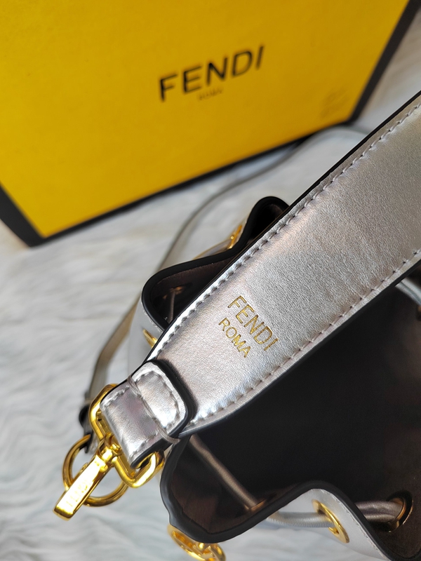 スーパーコピーブランドバッグ角部分ディテール